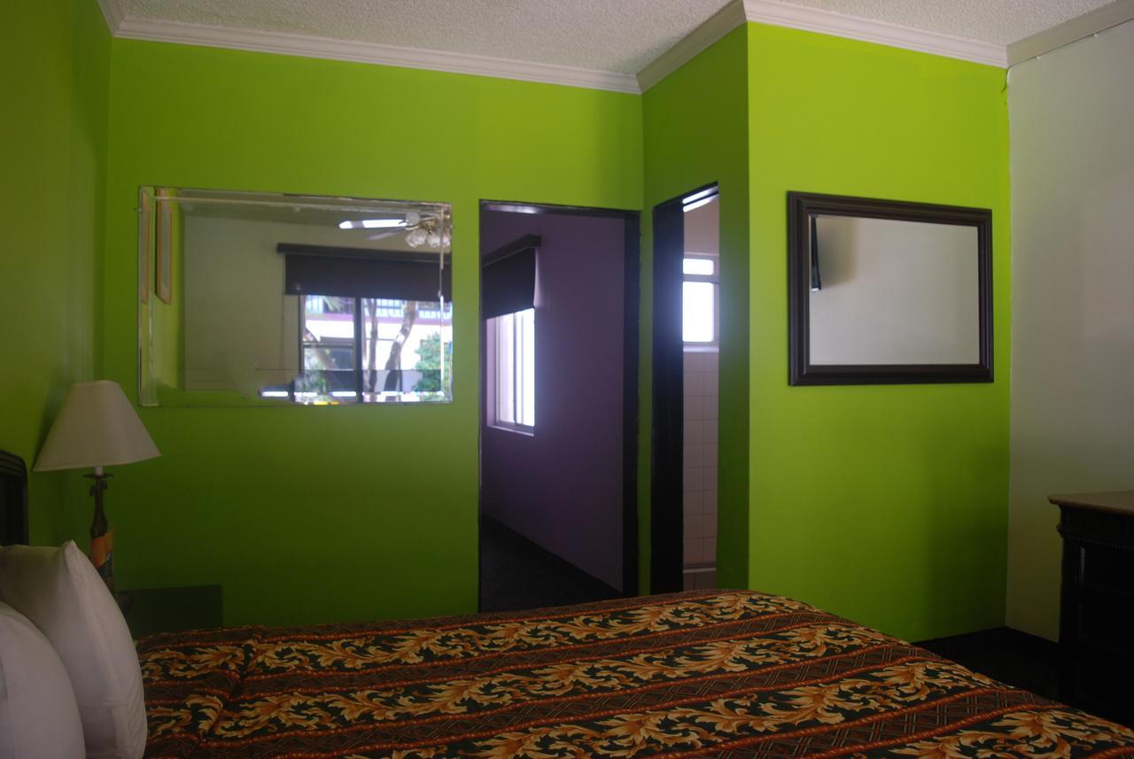 טיחואנה Hotel Suites Royal מראה חיצוני תמונה
